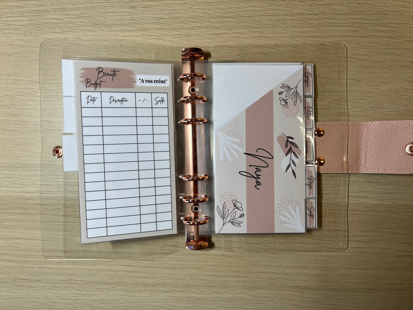 Pack classeur et enveloppes personnalisées avec tracker intégré. Enveloppes budget A6 perforées avec texte personnalisé