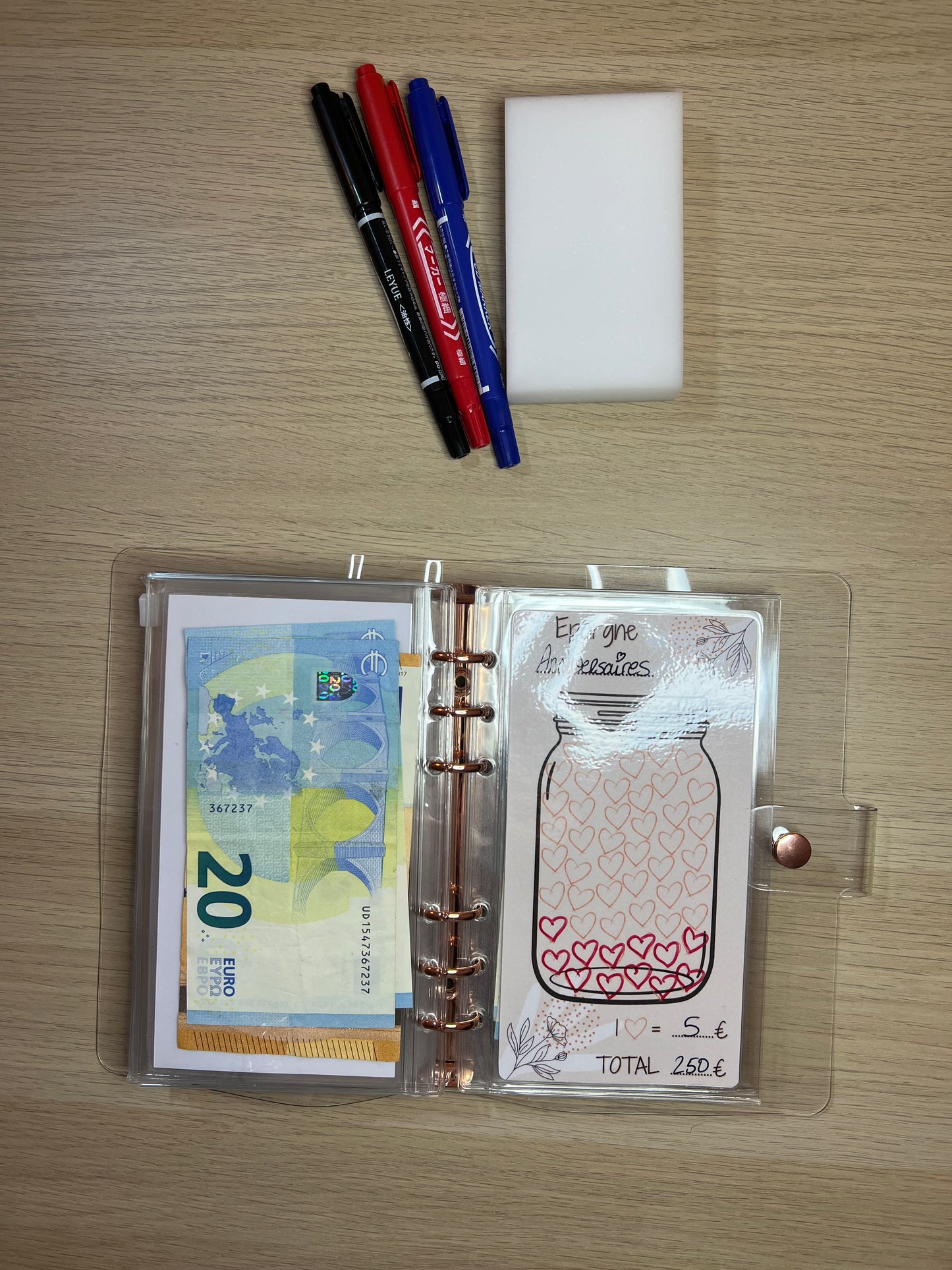 Pack classeur épargnes et défis budget, 8 enveloppes et 8 trackers format A6 (fond d’urgence défis euros épargne)