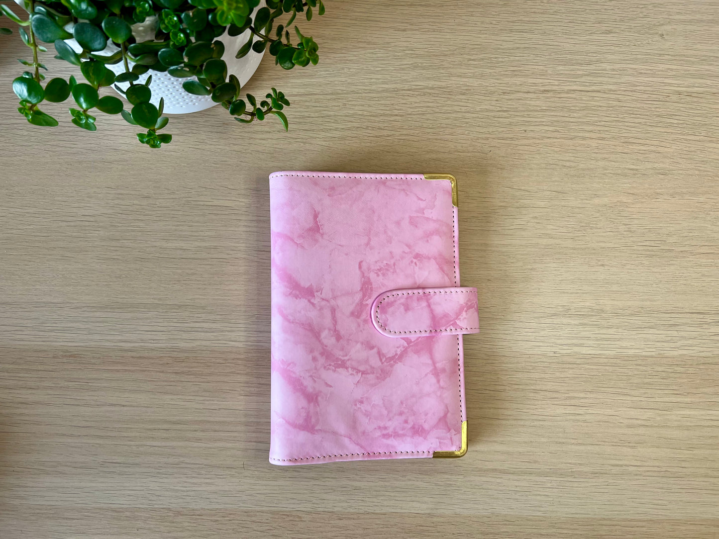 Classeur A6 6 anneaux effet marbré coins renforcés