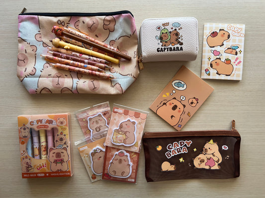 Pack papeterie, trousses et porte monnaie Capybara